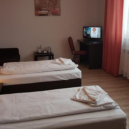 Hotelik Kameleon Pokoje Goscinne Jawor Dış mekan fotoğraf