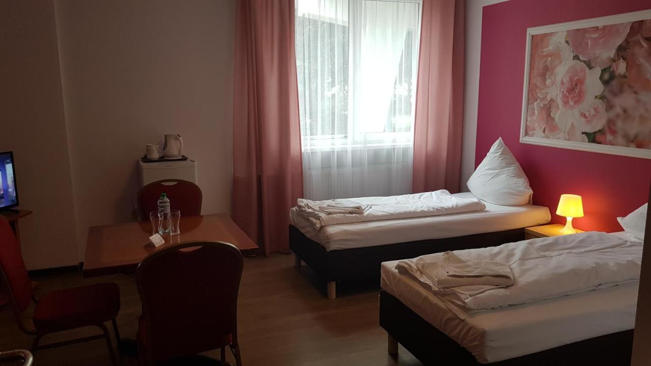 Hotelik Kameleon Pokoje Goscinne Jawor Dış mekan fotoğraf