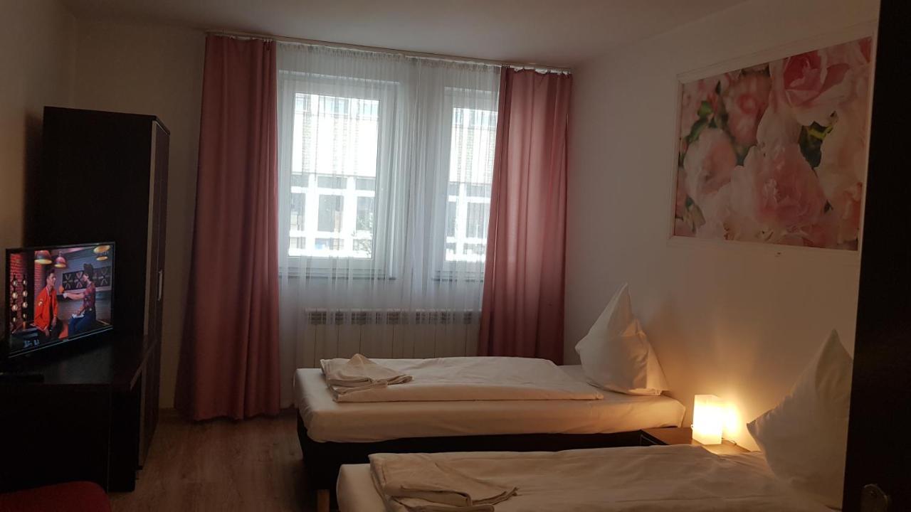 Hotelik Kameleon Pokoje Goscinne Jawor Dış mekan fotoğraf