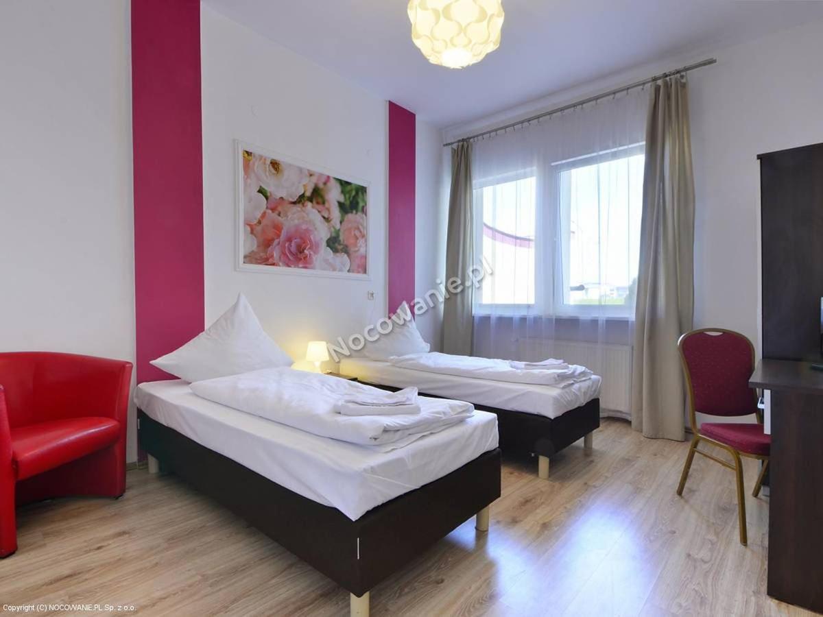 Hotelik Kameleon Pokoje Goscinne Jawor Dış mekan fotoğraf